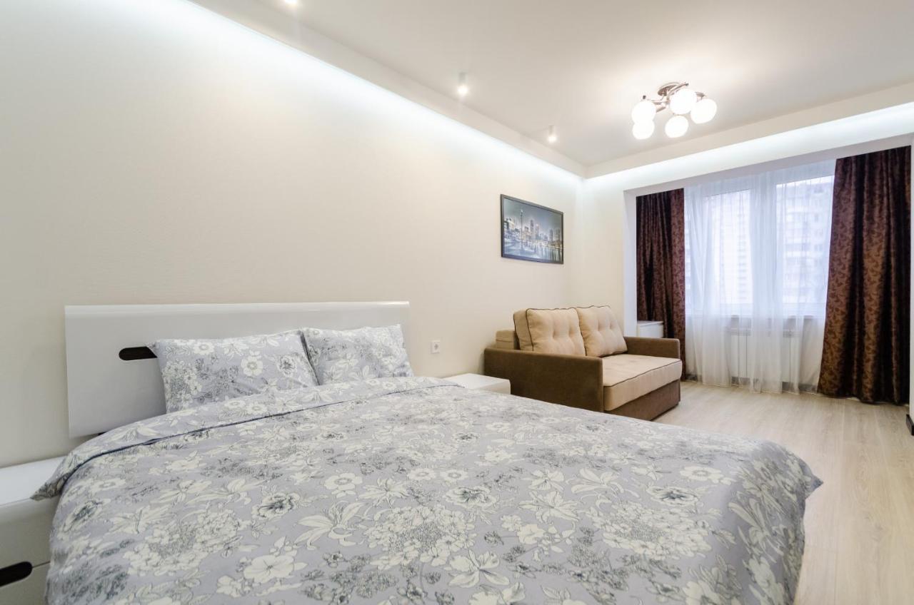 Artal Apartment On Obolonsky Avenue 31 Kijev Kültér fotó