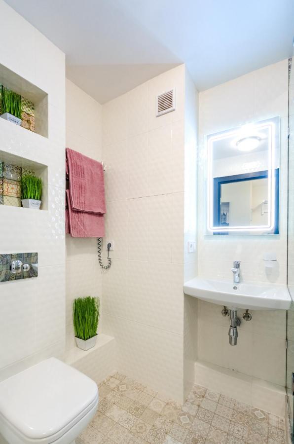 Artal Apartment On Obolonsky Avenue 31 Kijev Kültér fotó